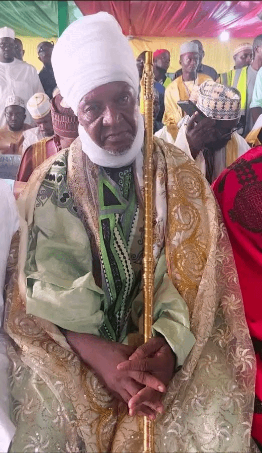 Wouri : Le nouveau Grand Imam Central de la ville de Douala Cheikh Muhammadu Aminu a été installé ce dimanche au cours d’une cérémonie fort courue
