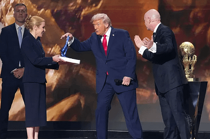 Donald Trump reçoit le « prix de la paix de la FIFA » : un prix controversé, taillé sur mesure pour le président américain
