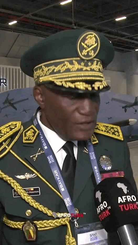 Armée : Le Général Hippolyte Ebaka succède au Gal Tchemo Hector Marie