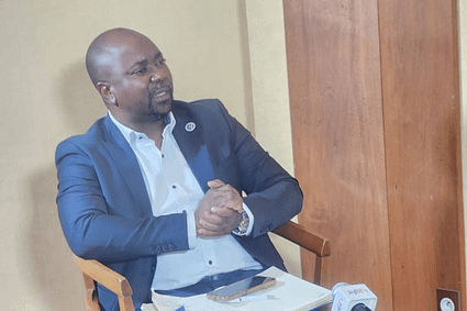 Pierre Blériot Nyemeck réagit à la mort d&rsquo;Anicet Ekane : « C𝒆𝒕 𝒉𝒐𝒎𝒎𝒆 𝒂𝒖𝒓𝒂 𝒆́𝒕𝒆́ 𝒖𝒏 𝒎𝒂𝒓𝒕𝒚𝒓 𝒕𝒐𝒖𝒕𝒆 𝒔𝒂 𝒗𝒊𝒆 𝒅𝒖𝒓𝒂𝒏𝒕. 𝑰𝒍 𝒂 𝒂𝒄𝒉𝒆𝒗𝒆́ 𝒑𝒂𝒓 𝒍𝒆 𝒔𝒂𝒄𝒓𝒊𝒇𝒊𝒄𝒆 𝒔𝒖𝒑𝒓𝒆̂𝒎𝒆 »