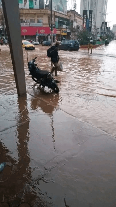 Mfoundi : Yaoundé sous les eaux après la forte pluie qui s’est abattue sur la ville