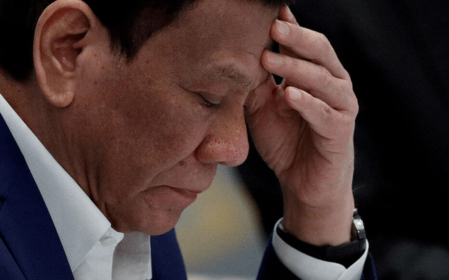 L’ex-président des Philippines Rodrigo Duterte, poursuivi pour crimes contre l’humanité, reste en prison