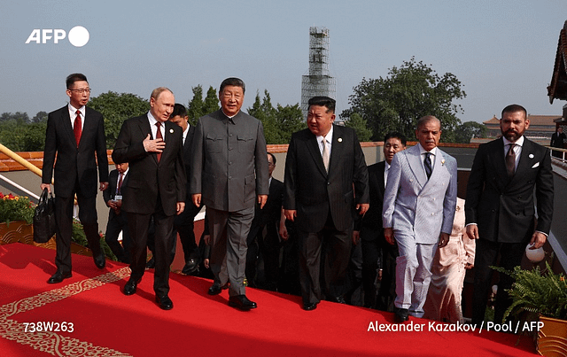 En Chine, Xi Jinping, Vladimir Poutine et Kim Jong-un assistent ensemble à un défilé militaire en forme de défi à l’Occident