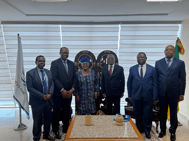 La Directrice Générale de l’Organisation Mondiale du Commerce, 𝐃𝐫 𝐍𝐠𝐨𝐳𝐢 𝐎𝐤𝐨𝐧𝐣𝐨-𝐈𝐰𝐞𝐚𝐥𝐚 reçu par le Premier Ministre