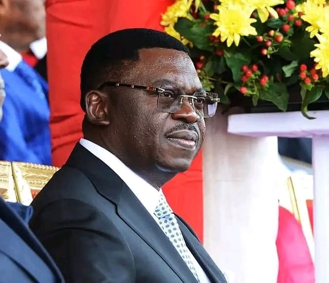 Au Cameroun, Paul Biya renouvelle sa confiance à Ferdinand Ngoh Ngoh