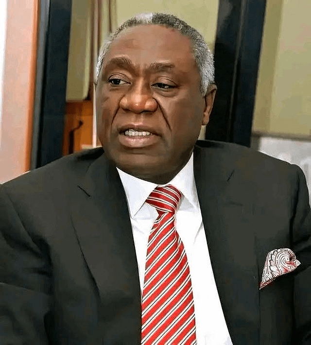Ce que le Ministre Samuel Mvondo Ayolo a dit à Jeune Afrique au sujet de Paul Biya