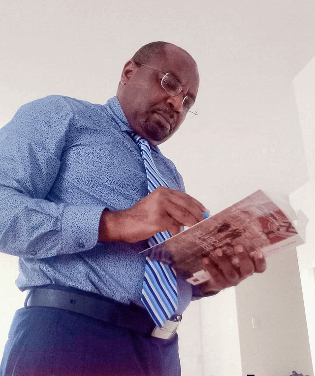Inauguration du siège de la Fecafoot : Vincent Sosthène Fouda dénonce des anomalies sur la plaque inaugurale