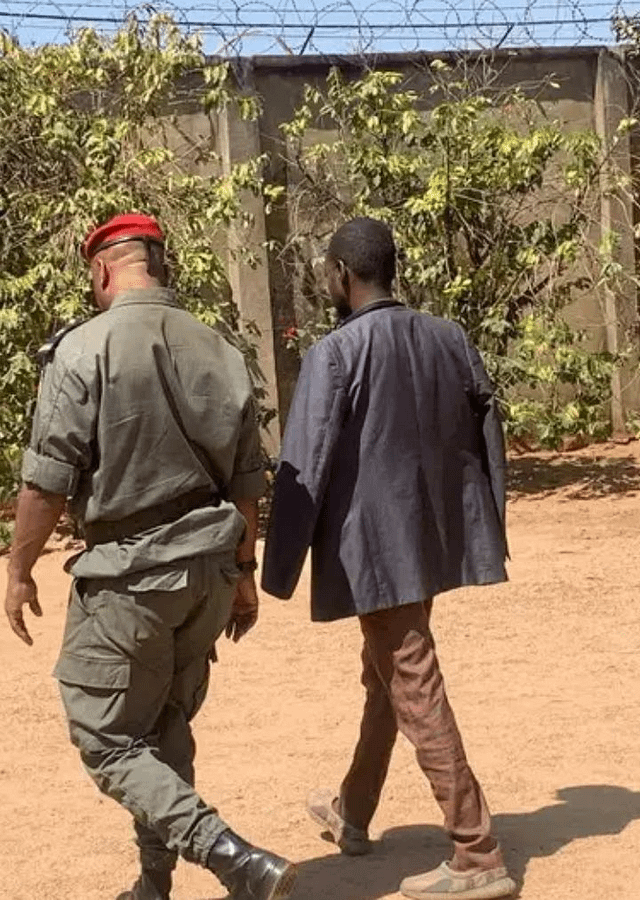 Horreur à Ngaoundéré : Il poignarde sa mère de 38 coups de couteau avant de l’égorger