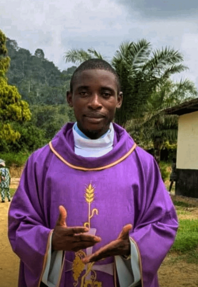 Océan : Un prêtre du Diocèse de Kribi décède subitement au cours d’un concert de musique religieuse
